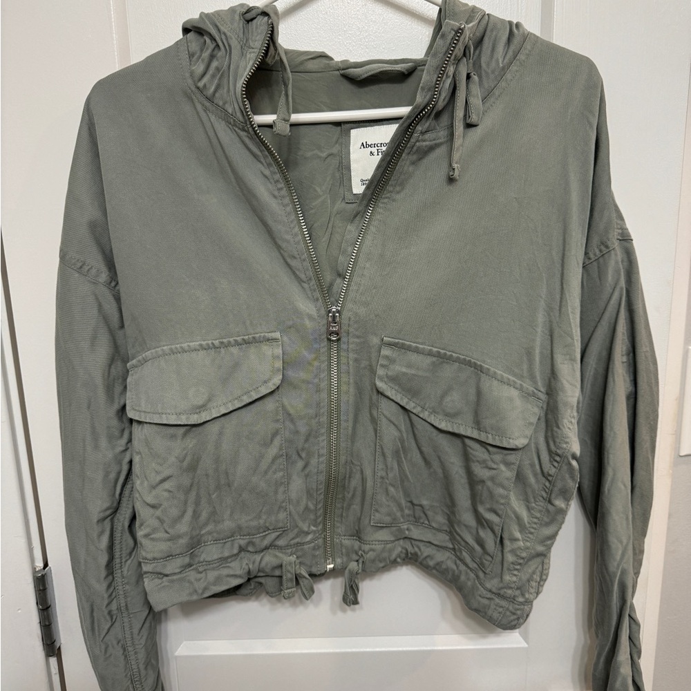 Abercrombie & Fitch Cargo / Utility Cropped Jacket - Picture 4 of 6